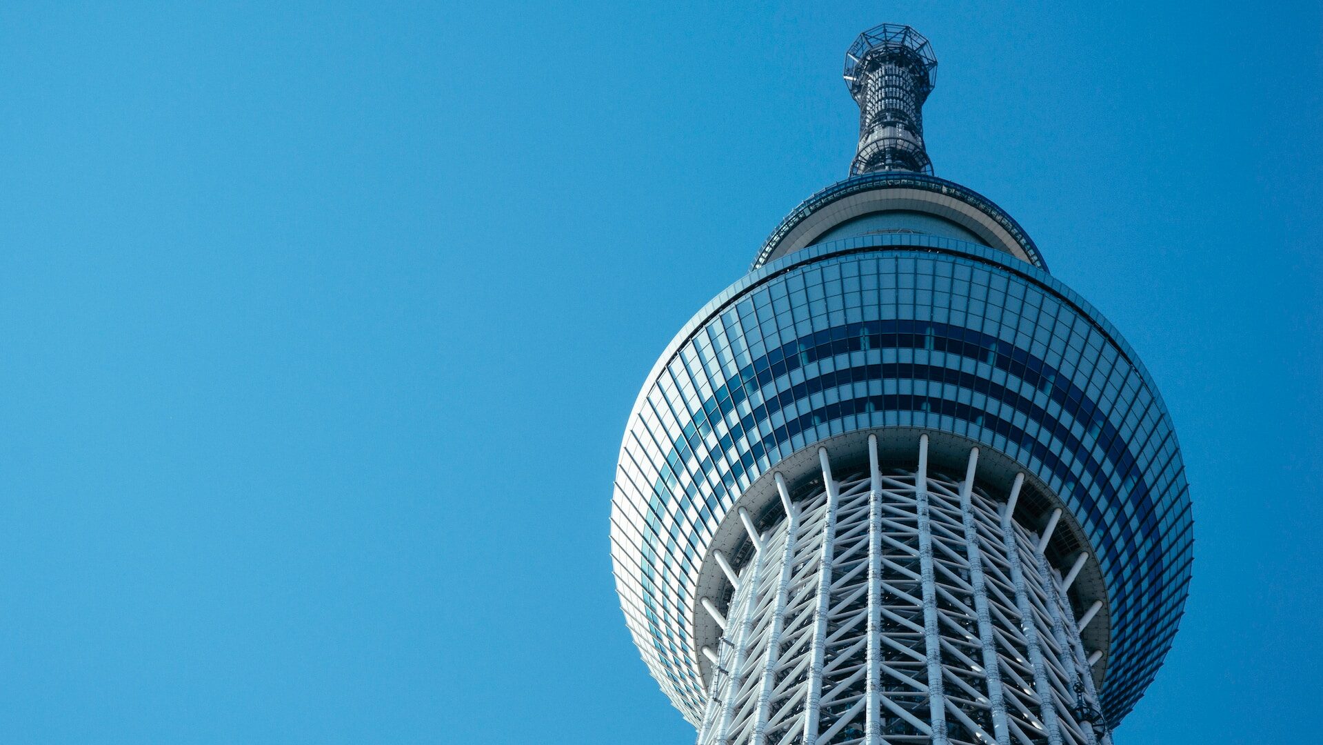 Tokyo Analyst: 2003 Wireless Outlook
